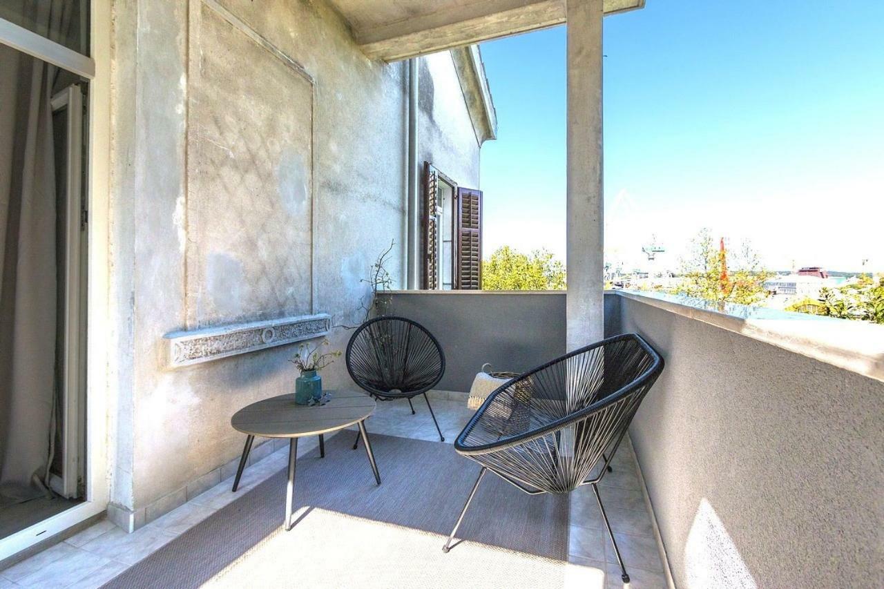 *** Lounge Terrace With The Harbour View / Centre *** Apartment *